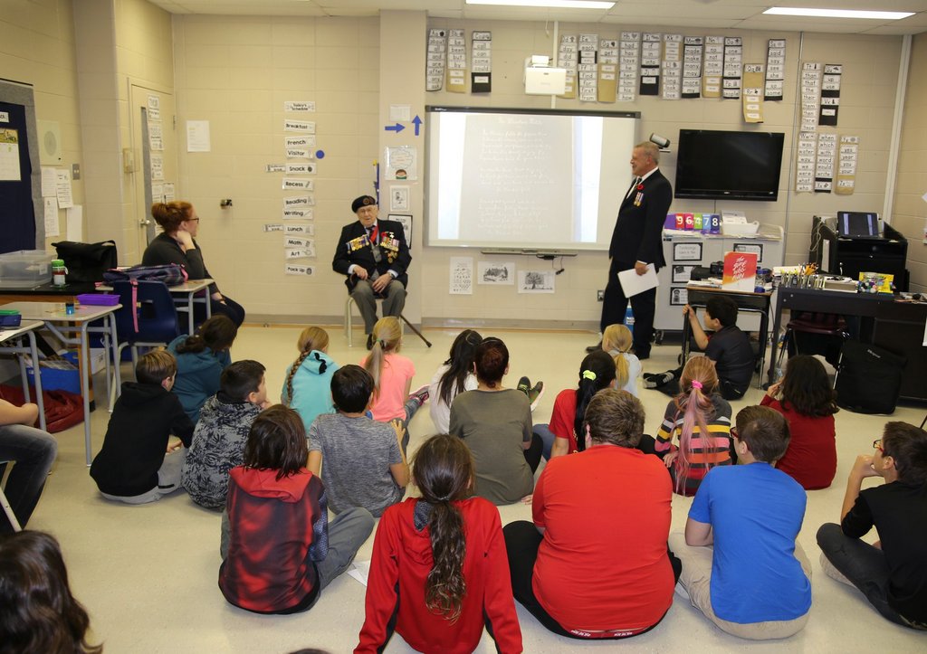 Phil Doddridge talking with students of NRHS