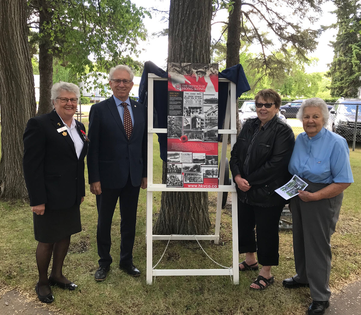 HKVCA plaque with Prairie Regional Director Carol Hadley, Larry Maguire MP, Councillor Audrey Wilson and Mona Blackburn