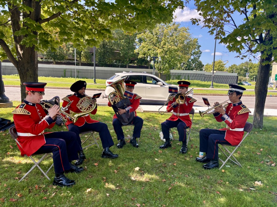 Ceremonial Guard Band. Click for larger view. Image: Ceremonial Guard Band